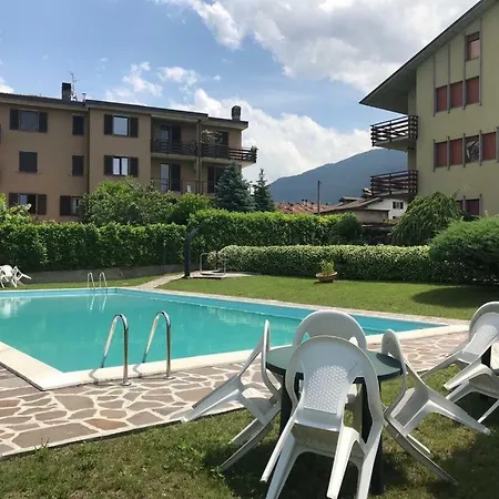 The Park On The Lake With Pool